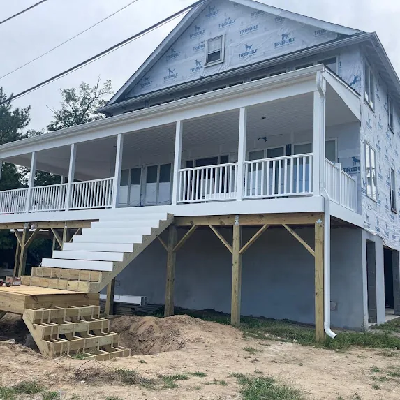 Back in Manasquan: White 6-Inch K-Style on a New Shore Build With a Deck Drainage Challenge